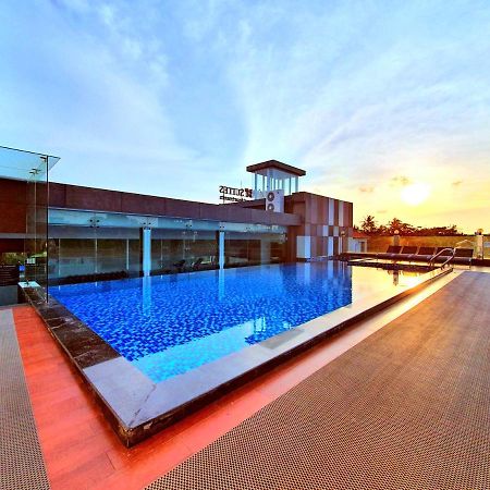 Clover Suites Royal Lake Rangun Zewnętrze zdjęcie
