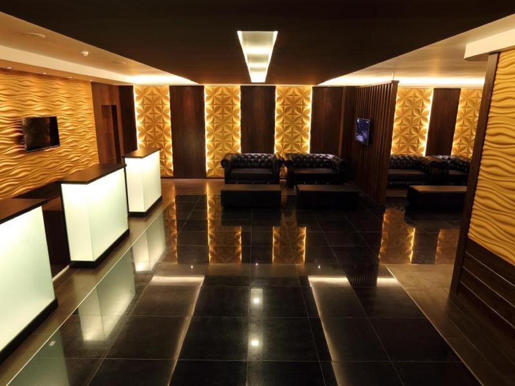 Clover Suites Royal Lake Rangun Zewnętrze zdjęcie