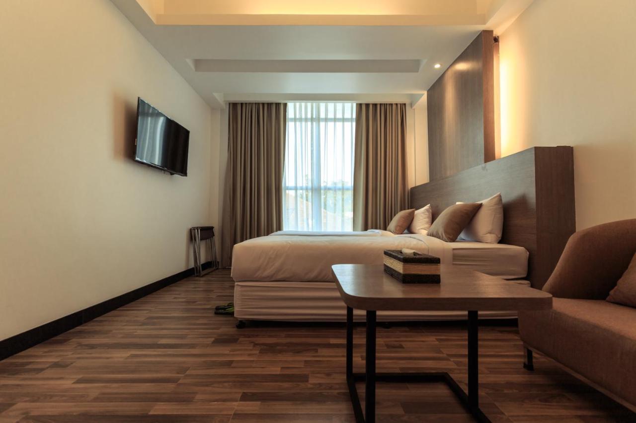 Clover Suites Royal Lake Rangun Zewnętrze zdjęcie