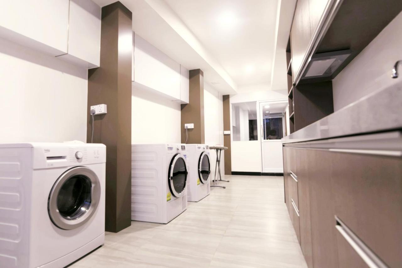Clover Suites Royal Lake Rangun Zewnętrze zdjęcie