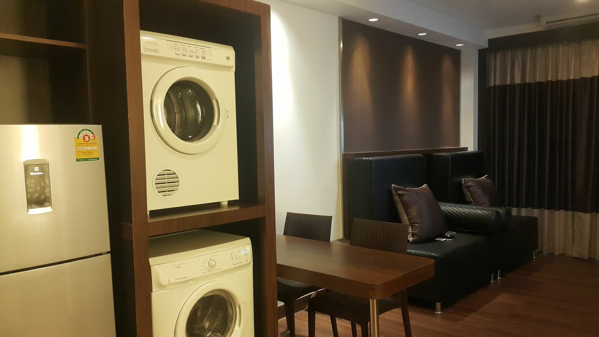 Clover Suites Royal Lake Rangun Zewnętrze zdjęcie