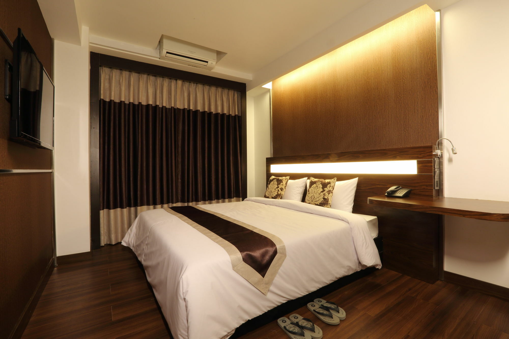 Clover Suites Royal Lake Rangun Zewnętrze zdjęcie