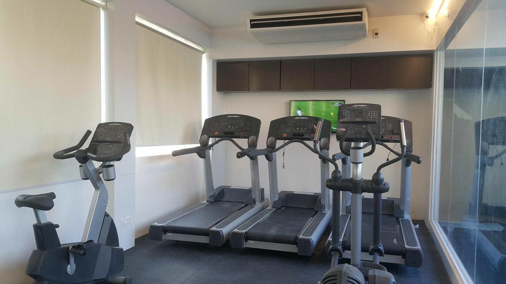 Clover Suites Royal Lake Rangun Zewnętrze zdjęcie