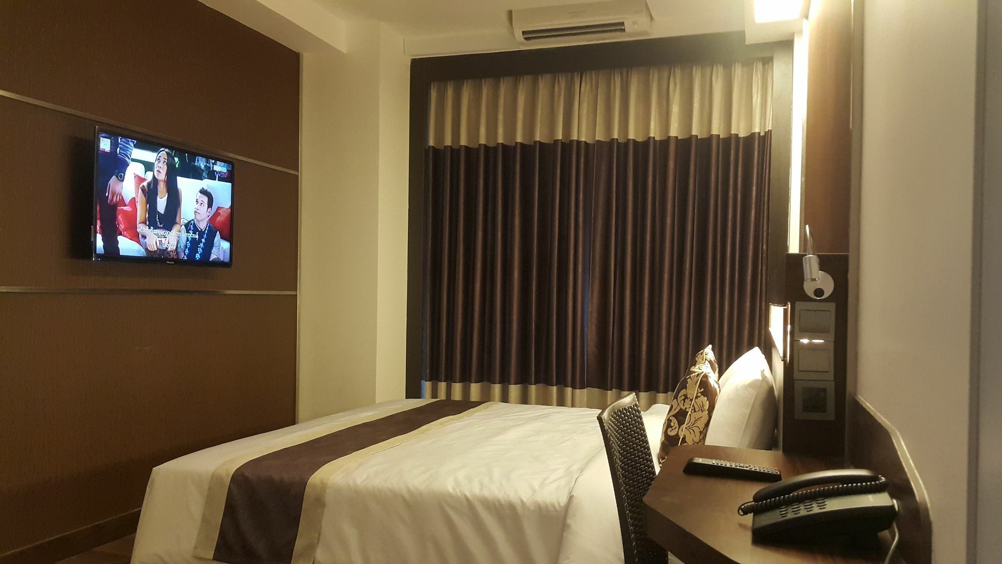 Clover Suites Royal Lake Rangun Zewnętrze zdjęcie