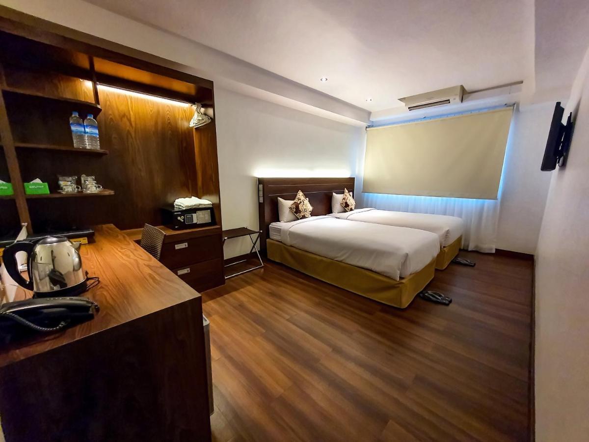 Clover Suites Royal Lake Rangun Zewnętrze zdjęcie